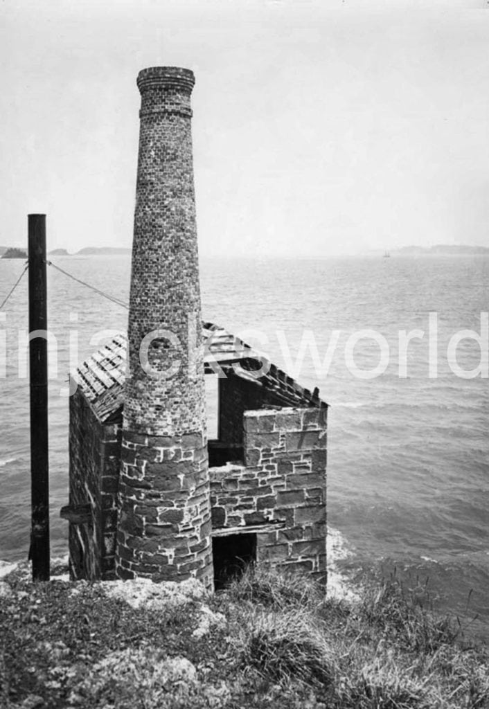 Whitaker's shaft cornish engine house, Kawau. Winklemann 1900