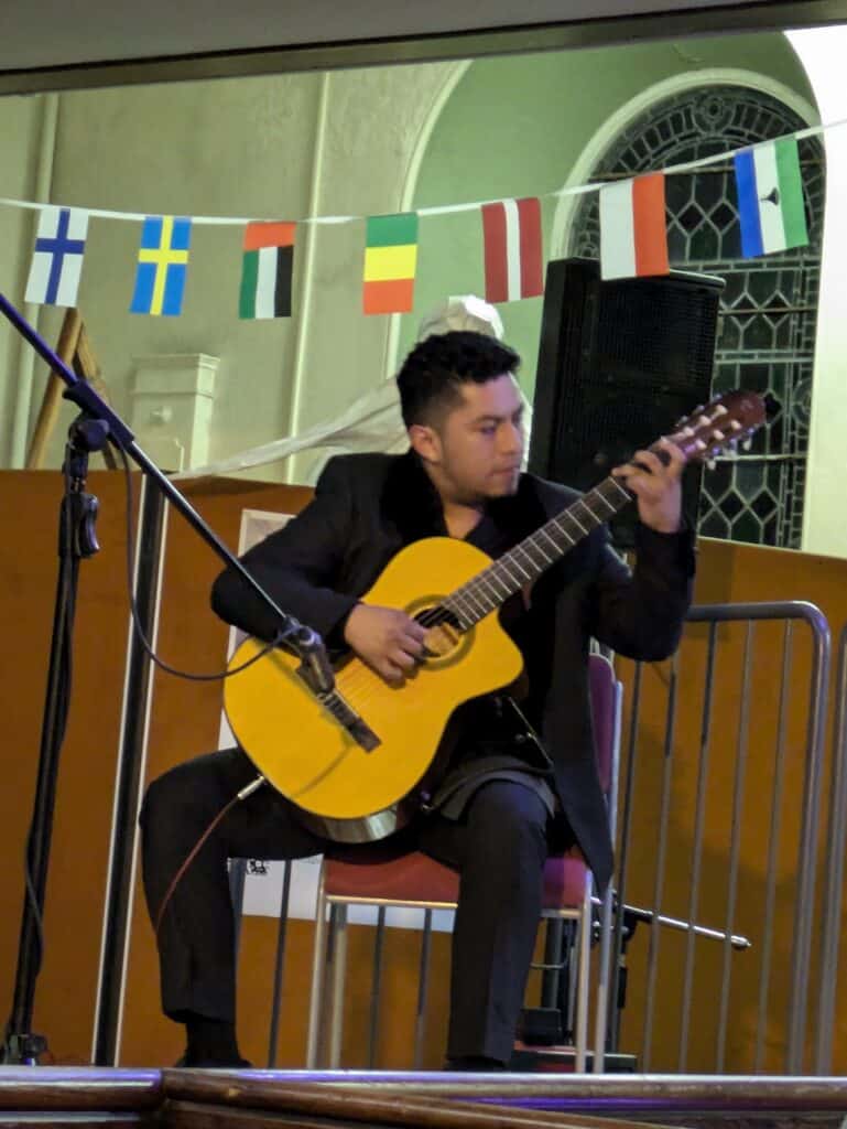 Mexican guitarist, Raul Salvador Ruíz Rangel